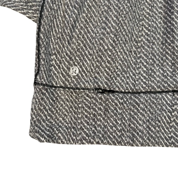 Lululemon Sweater Womens 6 Rush Hour Hazy Heather White Grey Mittens Zip Pocket - Picture 3 of 7